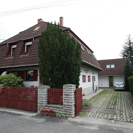 Füvesi Vendégház Hotel Balatonfüred Exterior foto